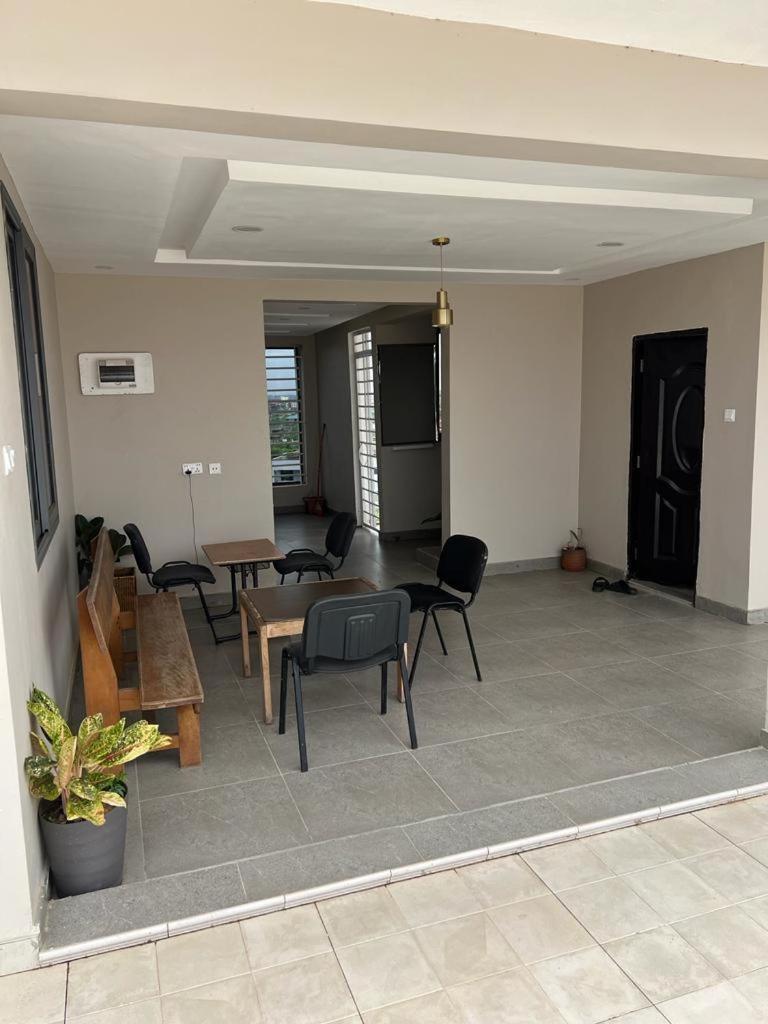 Fowaa Lux Bed & Breakfast Tema Dış mekan fotoğraf