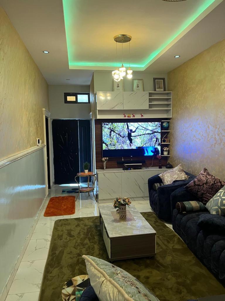 Fowaa Lux Bed & Breakfast Tema Dış mekan fotoğraf
